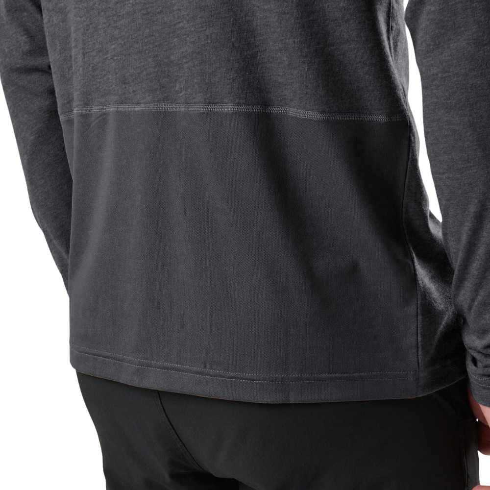 Close-up of the fabric on the lower back of the 5.11 Tactical PT-R Charge Long Sleeve 2.0 in Black Heather