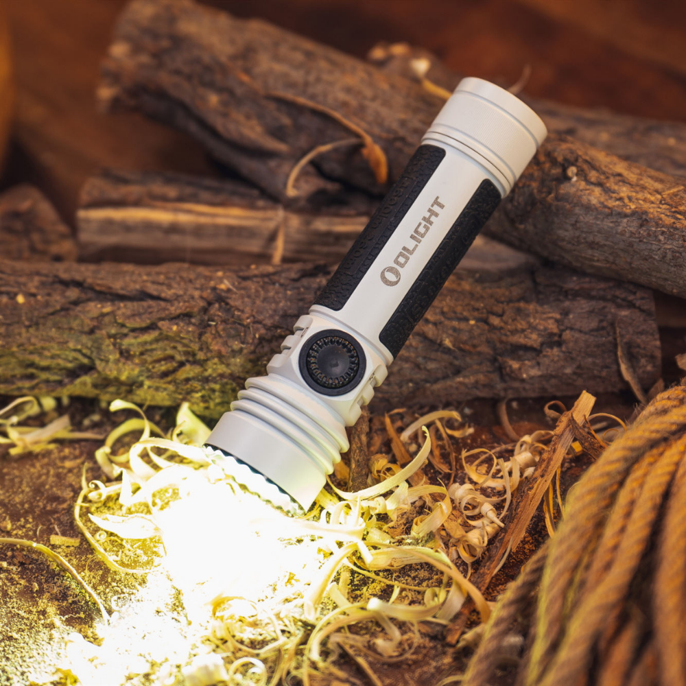 Olight - Seeker 4 Pro | Powerful Rechargeable Led Torch